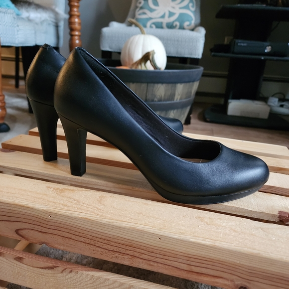 clarks women's adriel viola dress pump